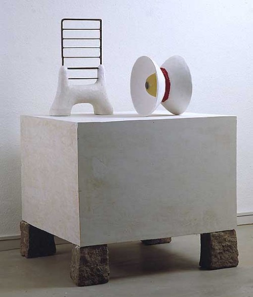 Alter: gips, granit    Plaster/ Granite           81*92*86 cm                                 Jacobsstigen: gips, støbejern   The Ladder of Jacob: Plaster/ Iron  54*38*13 cm
Se:  gips, polyester    See: Plaster / Polyester   34*34*22 cm
Assembling / Casting / Directly model
1988
Foto: Erik Steffensen