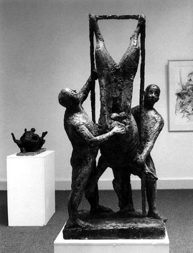 Fotograf: Helge Krempin
Værk  titel: To mænd med slagtet ko 
Værk  type: Skulptur 
Materiale: Bronze 
Størrelse: Højde 125 cm. 
Færdiggjort: 1983 
Placering: Kastrupgårdsamlingen 