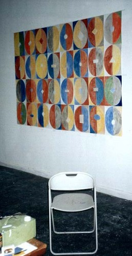 Fotograf: Eget foto
Værk  titel: Ovaler 
Værk  type: Billede i 32 dele 
Materiale: Gouache på papir 
Størrelse: 168 x 272 cm 
Færdiggjort: 1990 