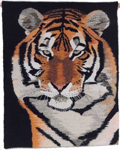 Fotograf: Eget foto
Værk  titel: Tiger 
Værk  type: Vævning 
Størrelse: 49 x 39 cm 
Færdiggjort: 2000 