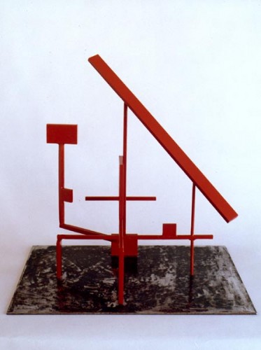 Fotograf: Jakob Skov-Hansen
Værk  titel: Konkret skulptur 
Værk  type: Skulptur 
Materiale: Jern 
Størrelse: 50 x 38 x 50 cm. 
Færdiggjort: 1999 