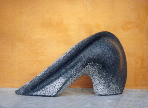 Fotograf: Eget foto
Værk  titel: Fur 
Værk  type: Skulptur 
Materiale: Granit 
Størrelse: 29,5x55,5x15,5 cm. 
Færdiggjort: 1993 