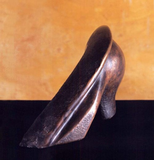 Fotograf: Jakob Poulsen
Værk  titel: Fur 
Værk  type: Skulptur 
Materiale: Bronze 
Størrelse: 29x54x15 cm. 
Færdiggjort: 1995 
