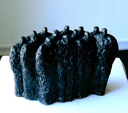 Fotograf: Eget foto
Værk  titel: Menneskegruppe 
Værk  type: Skulptur 
Materiale: Bronze 
Størrelse: 11 x 16 x 9 cm. 
Færdiggjort: 1998 