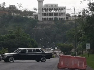 WHITE CASTLE Lourdes de Aguaciente CARTAGO COSTA RICA. MERCEDES LIMOUSINE SERVICE W123